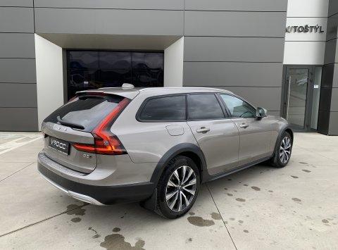 Volvo V90 B5(P) AWD AT8 CROSS COUNTRY PRO