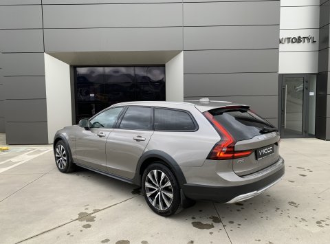 Volvo V90 B5(P) AWD AT8 CROSS COUNTRY PRO