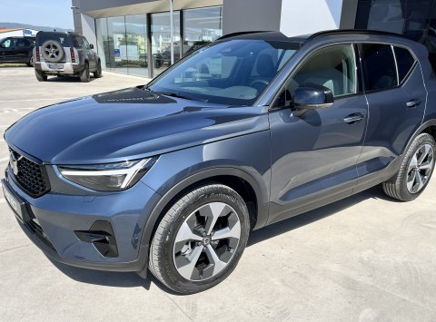 Volvo XC40 B3 PLUS DARK
