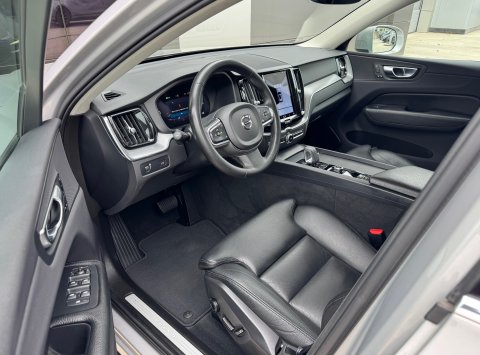 Volvo XC60 B4(P) FWD AT8 Momentum Pro