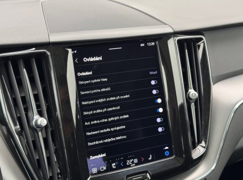 Volvo XC60 B4(P) FWD AT8 Momentum Pro