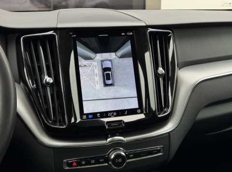 Volvo XC60 B4(P) FWD AT8 Momentum Pro