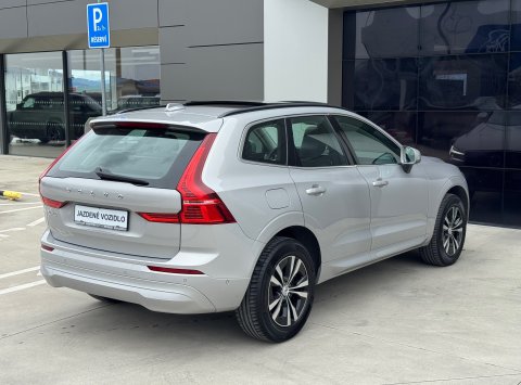 Volvo XC60 B4(P) FWD AT8 Momentum Pro