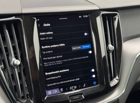 Volvo XC60 B4(P) FWD AT8 Momentum Pro