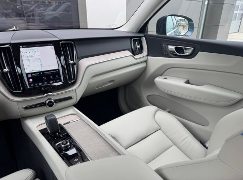 Volvo XC60 T6 eAWD Recharge Core