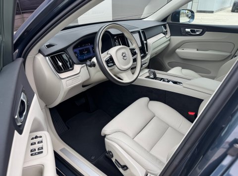 Volvo XC60 T6 eAWD Recharge Core