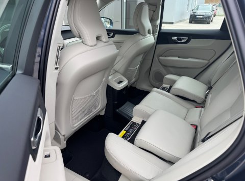 Volvo XC60 T6 eAWD Recharge Core