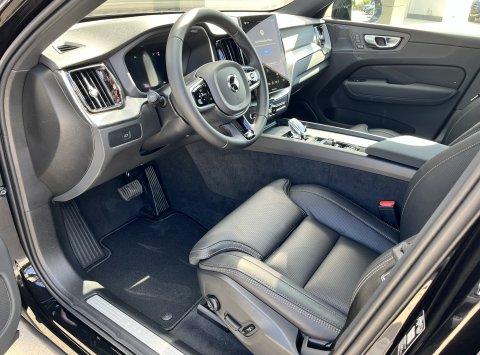 Volvo XC60 Black Edition B5 AWD PLUS