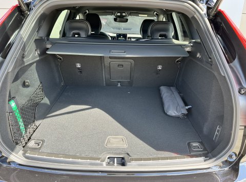 Volvo XC60 Black Edition B5 AWD PLUS