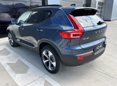 Volvo XC40 B3 PLUS DARK