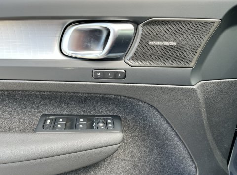 Volvo XC40 B3 PLUS DARK