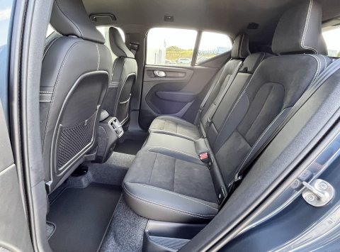 Volvo XC40 B3 PLUS DARK