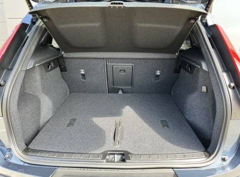 Volvo XC40 B3 PLUS DARK