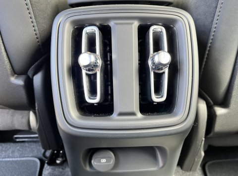 Volvo XC40 B3 PLUS DARK