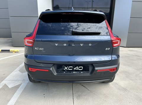 Volvo XC40 B3 PLUS DARK