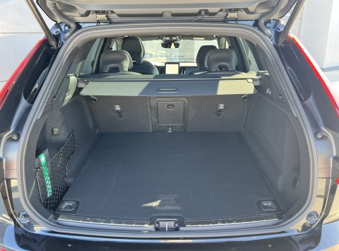 Volvo XC60 B5 BLACK EDITION PLUS