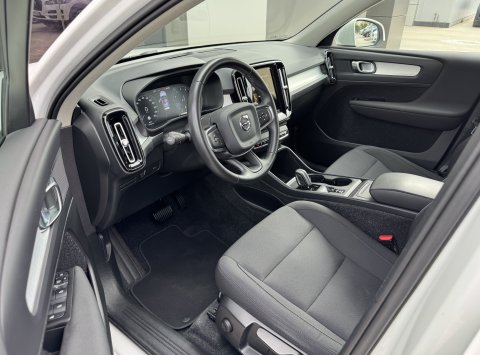 Volvo XC40 B4 (B) AWD AT8 MOMENTUM