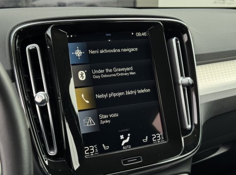 Volvo XC40 B4 (B) AWD AT8 MOMENTUM