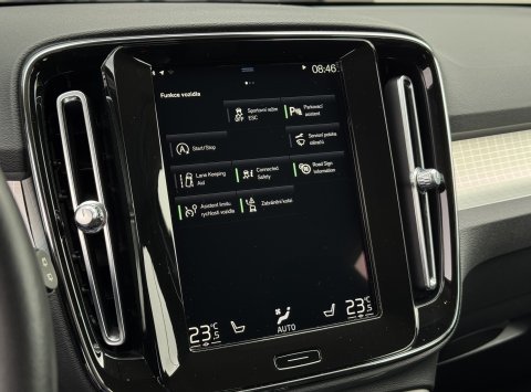 Volvo XC40 B4 (B) AWD AT8 MOMENTUM