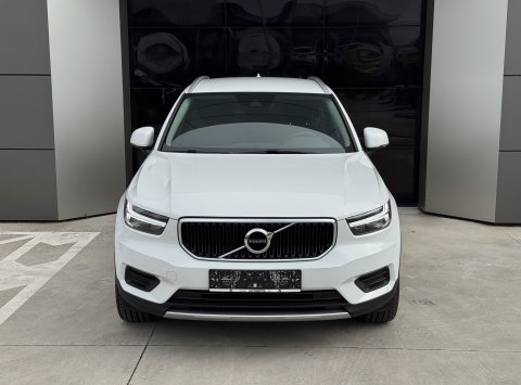 Volvo XC40 B4 (B) AWD AT8 MOMENTUM