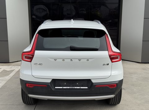 Volvo XC40 B4 (B) AWD AT8 MOMENTUM