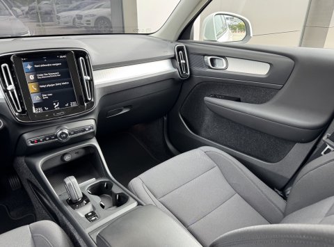 Volvo XC40 B4 (B) AWD AT8 MOMENTUM
