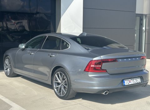 Volvo S90 D5 AWD AT8 MOMENTUM