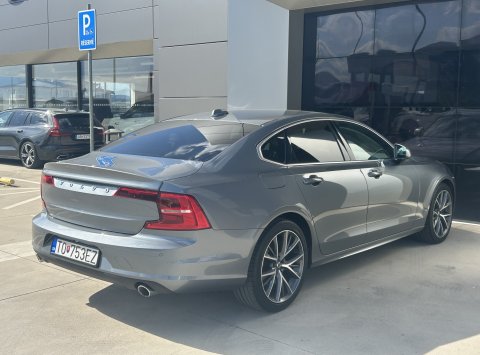 Volvo S90 D5 AWD AT8 MOMENTUM