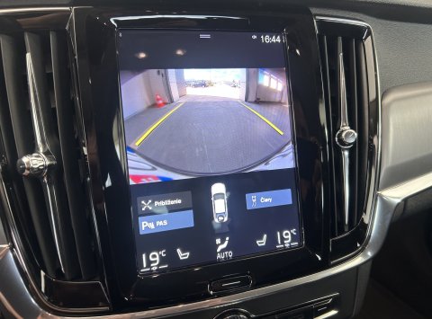 Volvo S90 D5 AWD AT8 MOMENTUM