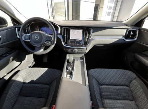 Volvo V60 B4 FWD Core