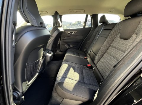 Volvo V60 B4 FWD Core